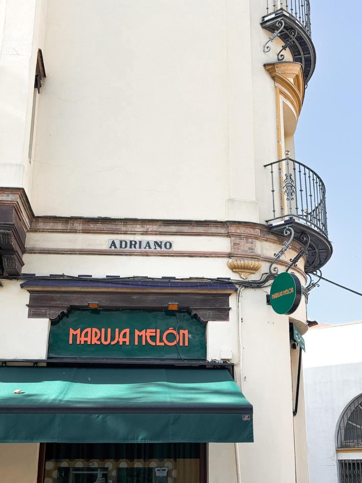 Monkeys Apartments Adriano & Terrace Севилья Экстерьер фото