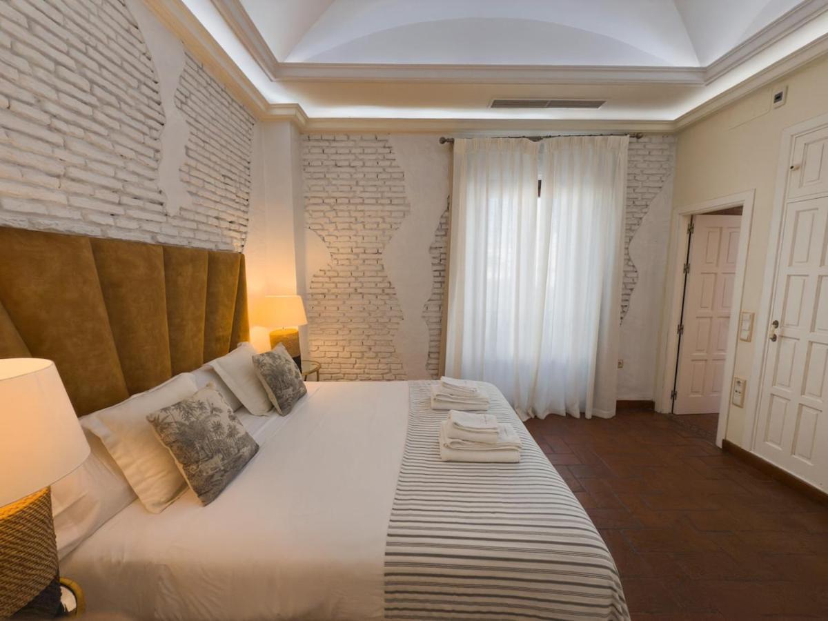 Monkeys Apartments Adriano & Terrace Севилья Экстерьер фото