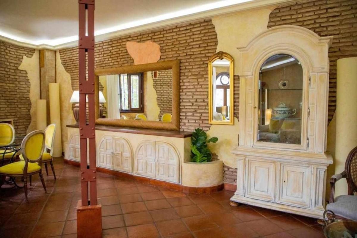 Monkeys Apartments Adriano & Terrace Севилья Экстерьер фото