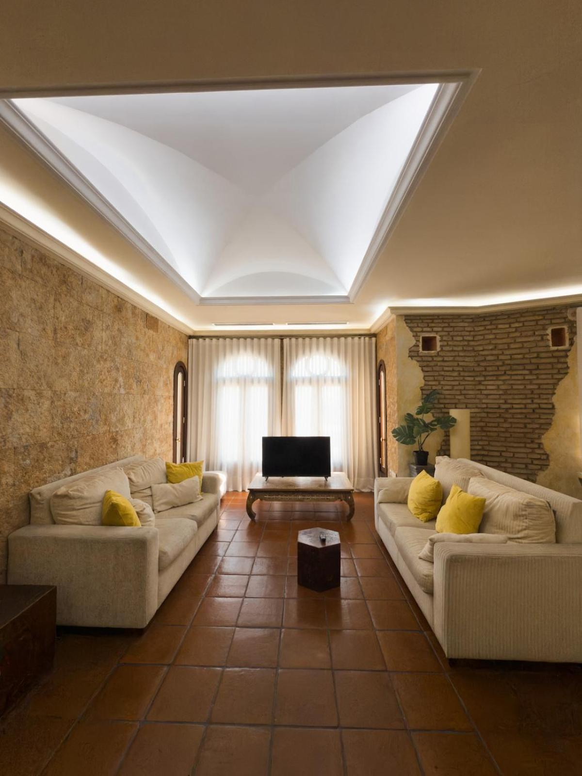 Monkeys Apartments Adriano & Terrace Севилья Экстерьер фото